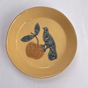 Vintage Pfaltzgraff Pottery America pattern. Bird and Apple Ceramic Pie Plate